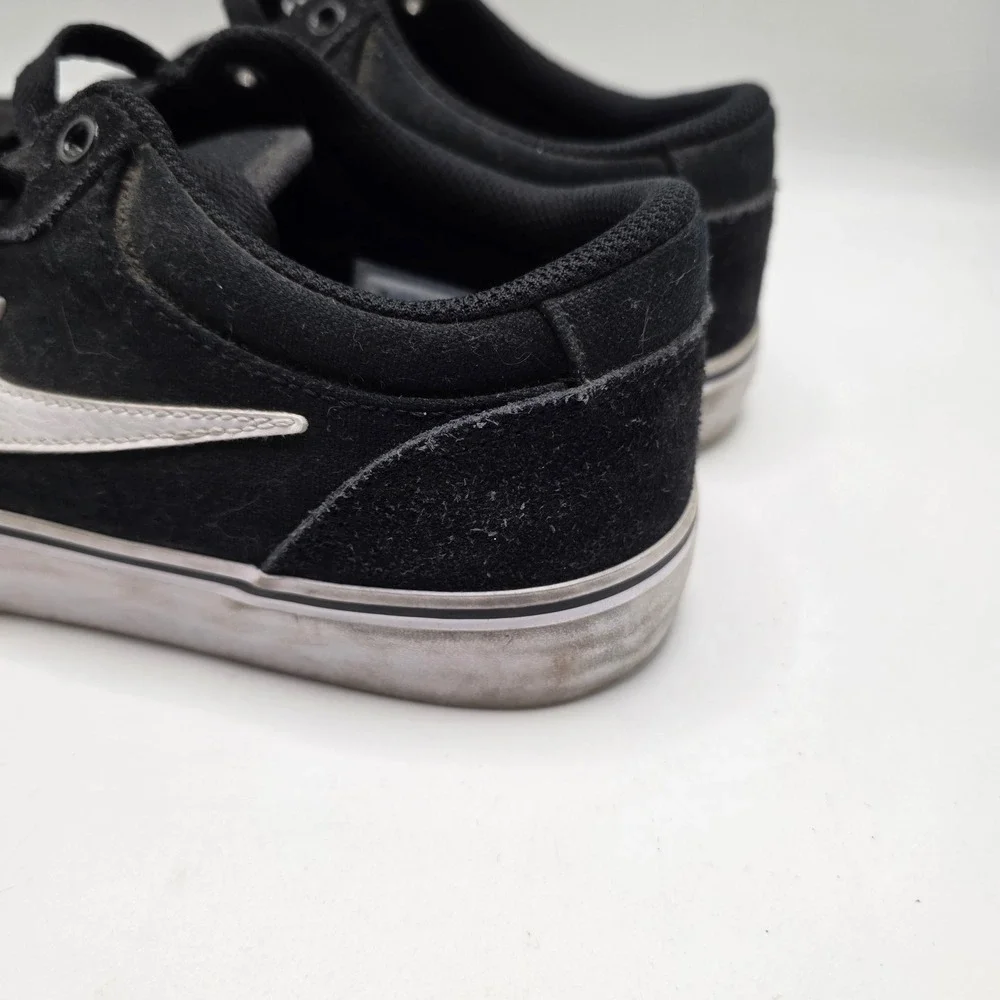 Nike‎ SB Chron 2 Mens Black White Suede Skate Shoes Low Top Sneakers